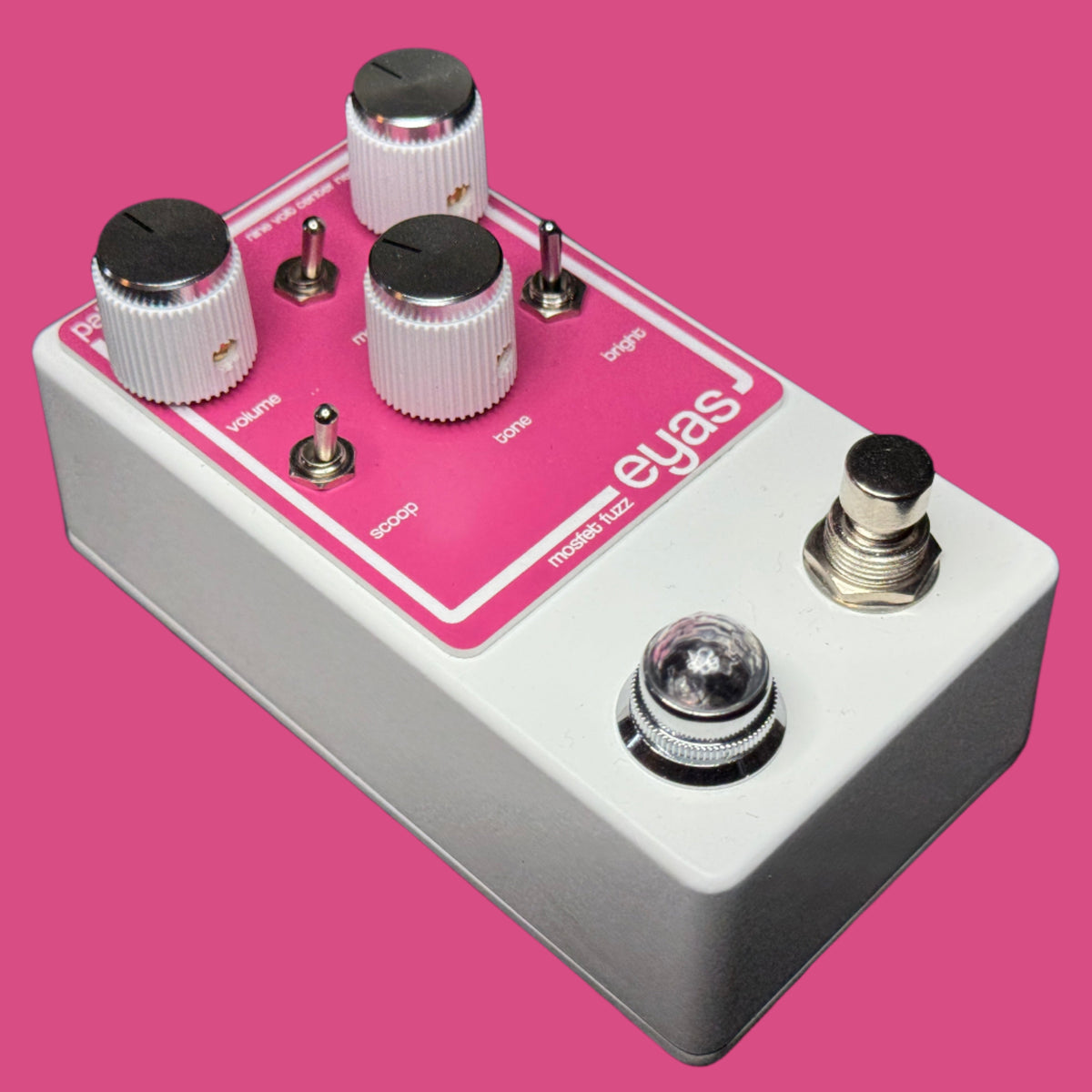 mosfet pedal Eyas Fuzz Benyamin Nuss Glänzend Weiss Weltmeister/ Aeroshade Color:075 Metallized Smoke Join our Substack here